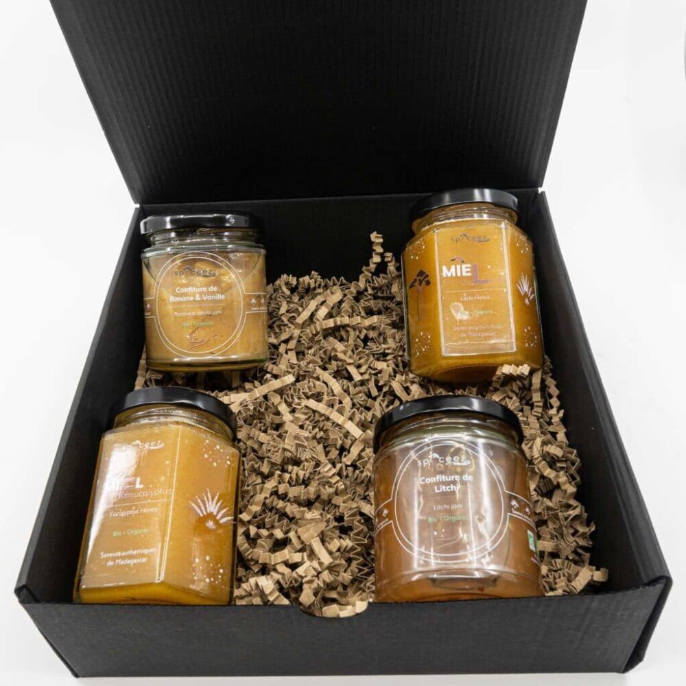 des pots de miel et de confiture du coffret petit dej